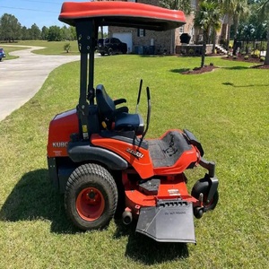Tracteur de pelouse diesel Kubota haut de gamme G261 avec tondeuse montée au milieu, bac de ramassage de 1,22 m, coupe-herbe électrique agricole - Product Image 2