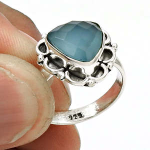 Anillo de Calcedonia Natural con Corte Trillón Brillante, Hecho a Mano con Plata de Ley 925, Estilo Bohemio para Mujer - Product Image 1