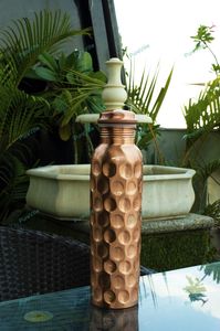 Botella de cobre que permite la diferenciación de marca a través de la personalización y estrategias únicas de desarrollo de productos. - Product Image 4