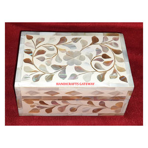 Caja de Joyería de Madera y Nácar, Forma Rectangular, Acabado Pulido Hecho a Mano, Ideal para Regalos de Boda - Product Image 5