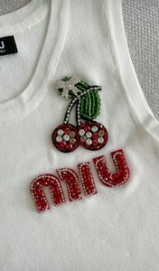 Camiseta Blanca de Algodón Hecha a Mano con Bordado de la Bandera de Brasil y Letras de Brasil con Cuentas - Product Image 4