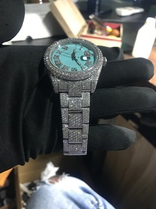 Reloj de Mujer con Incrustaciones de Diamantes Moissanite, Esfera Azul, Números Romanos, Brazalete de Acero Inoxidable, Visualización de Fecha, Carátula Redonda Analógica, Lujoso - Product Image 2
