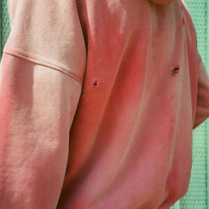 Sudadera con capucha oversize rosa con efecto teñido, con cremallera, de felpa francesa, unisex, corte regular, diseño con bolsillos, estampado por pulverización, estilo urbano de otoño - Product Image 4