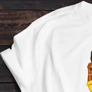 เสื้อยืดคอกลมพิมพ์ลายเรียบง่าย สีขาว แขนสั้น ผ้าฝ้าย สไตล์ลำลอง พิมพ์ลายกราฟิกตามสั่ง เสื้อฤดูร้อน น้ำหนักเบา - Product Image 3