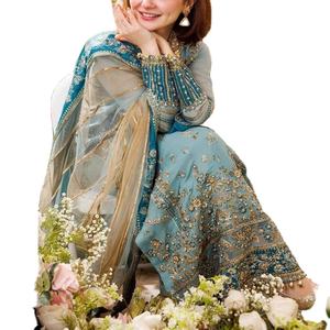 Ropa de Mujer _ Salwar Kameez Elegante y Moderno de Chifón de Seda con Pedrería, Hecho en Pakistán, 2025 - Product Image 2