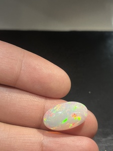 โอปอลเอธิโอเปียที่ไม่ได้รับการรักษาตามธรรมชาติรูปวงรีคุณภาพสูง5.60 Cts อัญมณีหลวมพร้อมไฟเล่นโดย Sadiya International - Product Image 3