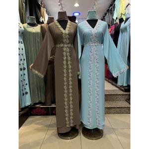 Abaya pour femmes de qualité supérieure avec des perles, robe islamique longue élégante, tissu doux et broderie à la main pour les occasions et les fêtes - Product Image 1