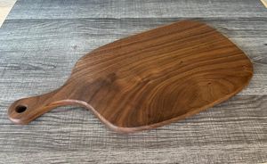 Tabla de cortar rectangular de madera Artizon Studio con ranura para jugos, superficie lisa, apta para lavavajillas, sostenible y reutilizable - Product Image 3