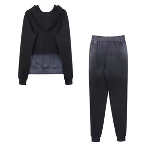 Ensemble de survêtement deux pièces de qualité supérieure avec sweat à capuche et pantalon de jogging, orné de strass, grandes tailles - Product Image 2
