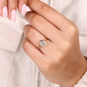 Bague de fiançailles et de mariage en diamant hexagonal taille étagée de 1,50 carat, cultivé en laboratoire, sertie en cathédrale, bijoux en or 14 carats - Product Image 2