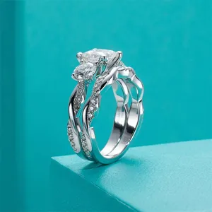 Ensemble de bagues de mariage assorties en moissanite princesse 2,50 carats, plaqué or blanc 14 carats - Product Image 3