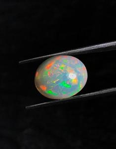 Opale d'Éthiopie naturelle multicolore, cabochon. Opale pour bijoux. - Product Image 1