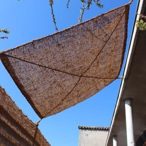 Voile d'ombrage triangulaire en fibre de coco naturelle Eco2go Vietnam sur mesure pour l'agriculture et le jardin - Product Image 2