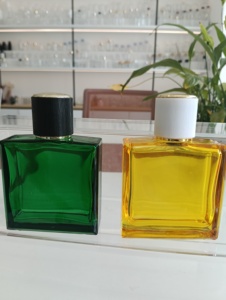 ขวดน้ำหอมขายส่งในสต็อก 30 มล. 50 มล. 100 มล. ขวดน้ำหอมแก้วเปล่าทรงแบนหรูหรา ดีไซน์โดดเด่น พร้อมฝาแม่เห<span class=keywords><strong>ล</strong></span>็ก - Product Image 4