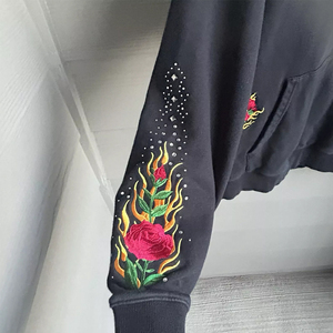 เสื้อฮู้ดดี้ทรงบ็อกซี่แบบหนา สไตล์วินเทจ สีเขียวฟอกย้อม ซิปหน้า ประดับคริสตัล  แบบสั่งทำพิเศษ - Product Image 2