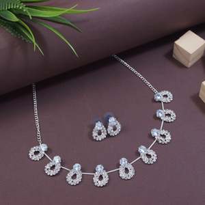 Ensemble de bijoux fantaisie pour femmes - Collier et boucles d'oreilles pendantes en zircone cubique et diamants américains - AD0038S - Product Image 1