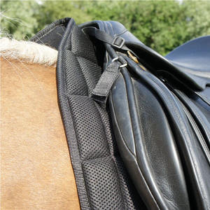 แผ่นรองอานม้าคุณภาพสูง ระบายอากาศได้ดี แผ่นรองอานหรูหรา สีดำ แผ่นรองอานสำหรับกระโดดขี่ม้า รุ่น Ridder Love This Saddle Pads - Product Image 4
