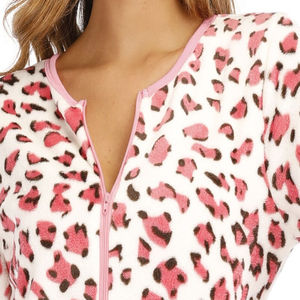 Venta al por Mayor de Fábrica: Pijamas Enterizos para Adultos con Bordado de Alta Densidad, Estilo Urbano Moderno, Color Personalizado, Venta Directa B2B - Product Image 5