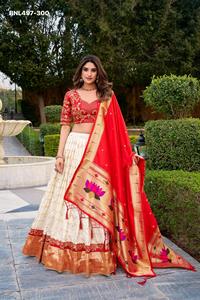 Conjunto de Lehenga-Blusa y Dupatta Paithani de Seda de Alta Calidad con Bordado de Zari y Lentejuelas, Color Blanco CanCan, Proveedor Indio - Product Image 4