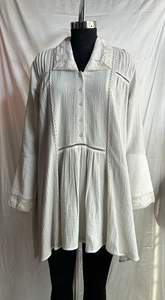 Vestido mini elegante, cómodo y hermoso de color blanco premium, ideal para cualquier ocasión. - Product Image 6