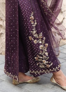 Ensemble de 3 pièces en tissu lawn brodé de luxe pour femmes, tenue de fête, vente en gros - Product Image 2