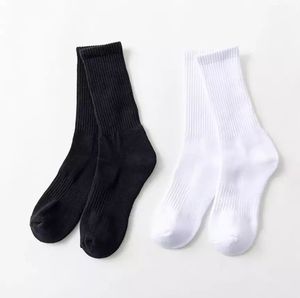 Calcetines Deportivos Personalizados para Hombre, Diseño con Letras a la Moda, Tejido de Algodón, Antideslizantes, con Logotipo, para las 4 Estaciones - Product Image 5