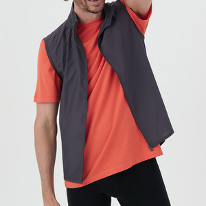 Vestes d'été fines et respirantes personnalisées en gros pour hommes, vestes coupe-vent sans manches pour la course à pied, vestes de course pour hommes - Product Image 6