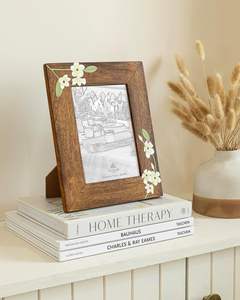 Cadre photo vintage 4x6 en bois au design simple, très populaire, avec support mural en MDF et affichage sur table - Product Image 1