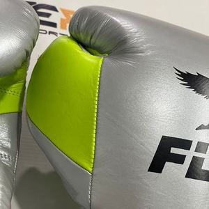 Guantes de Boxeo Transpirables Antideslizantes Personalizados en Verde Plateado, Diseño de Última Generación, para Entrenamiento y Sparring, OEM ODM, Guantes de Piel para Kickboxing - Product Image 5