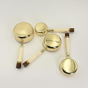 Juego de 4 Utensilios de Medición de Acero Inoxidable con Mango de Madera, Tazas y Cucharas para Cocina, Repostería y Café, al Precio Más Bajo - Product Image 5