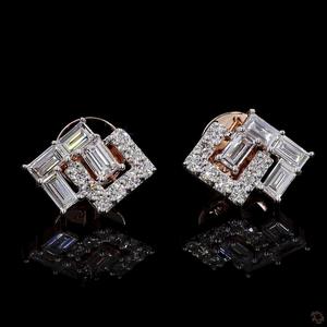 Boucles d'oreilles clous modernes en diamant de culture, taille baguette carrée, avec halo, en or massif 14K, design géométrique unique, cadeau pour mariage et anniversaire - Product Image 1