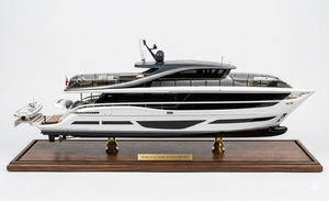 Modelo de Barco Personalizado de Madera de Cedro de 36 Pulgadas, British Princess X95 (Clase X), Pintado - Product Image 1