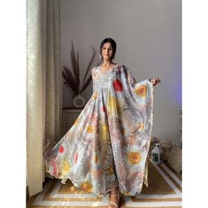 ATRACTIVE ORGANZA TABBY SEDA ESTAMPADO DIGITAL BATA DE TRABAJO CON DUPATTA GRIS - Product Image 1