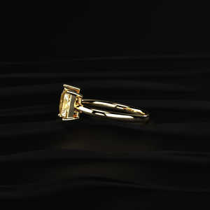 Anillo moderno de moissanita amarilla de 2.30 quilates con corte radiante en forma de pera, oro amarillo de 14 quilates, anillo de compromiso de lujo hecho a mano en India, regalo para ella. - Product Image 5