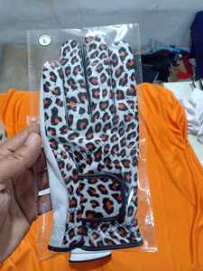 Best-Selling Premium Left-Handed Golf <b>Gloves</b> Customizable Logo Stylish <b>Leopard</b> <b>Print</b> Quality 100% cabretta leather light weight - Product Image 3