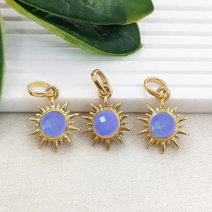 Colgante de Calcedonia Azul con Forma de Sol, Chapado en Oro, con Engaste de Collet, Colgante Redondo de Calcedonia Azul, Colgante de Joyería con Forma de Sol Redondo de 6mm - Product Image 1