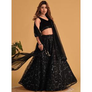 Fabuleuse robe de mariée en organza brodé noir Lehenga Choli avec Dupatta - Product Image 6