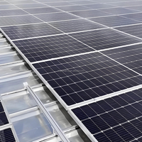 Kits de montage solaire pour l'industrie et les toits en tôle résidentiels, structure de montage de panneaux solaires en aluminium, rail court