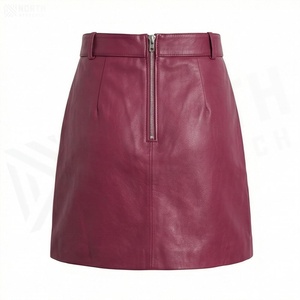 Jupe courte en similicuir PU taille haute pour femme, style motard, avec fermeture éclair et poches latérales, couleur unie - Product Image 2
