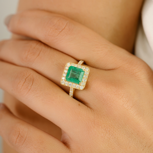 Anillo de Compromiso de Oro Amarillo Real de 14K con Esmeralda y Diamantes, Diseño Clásico de Alta Calidad, Proveedor de Joyería con Piedras Preciosas - Product Image 2