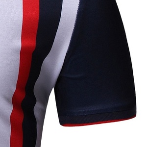 Polo de manga corta para hombre con estampado geométrico negro y rojo, de secado rápido, deportivo, de poliéster tejido, corte regular. - Product Image 2