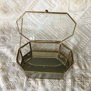 Hexagon Mirrored Jewelry <b>Box</b> With Gold Metal Trim And Lids For Trinket Storage Contemporary Designer Metal <b>Glass</b> Jewelry <b>box</b> - Product Image 6