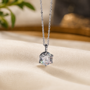 Collier solitaire pour femme en argent sterling 925 avec chaîne à maillons, moissanite certifiée GRA, coupe brillant ronde, pour usage quotidien - Product Image 4