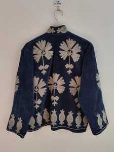 Veste en velours bleu marine Suzani, broderie artisanale ethnique, manteau d'hiver bohème, tenue artistique pour festival, veste Suzani pour femme - Product Image 3
