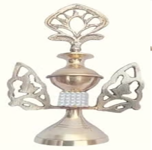 Surmedani en laiton hautement poli, orné d'une tête d'applique en forme de papillon, disponible à prix de gros. - Product Image 2