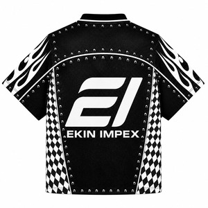 Camiseta Premium Negra con Logo Frontal y Pedrería, Cuello en V, Estilo Oversize, Streetwear - Product Image 2