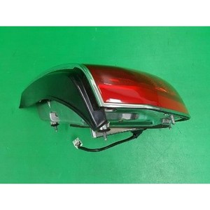 Feu arrière gauche d'occasion Equus 924013B700 - Product Image 2