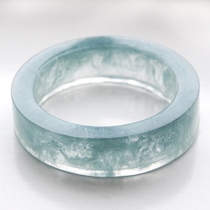 Brazalete de Resina Pulida, Forma Circular, Multicolor, Material Orgánico, Joyería Artesanal Natural - Product Image 3
