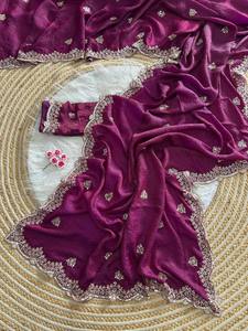 Sari en Georgette Douce de Luxe avec Broderie et Bordure Découpée, Tenue de Mariage Indienne, Vente en Gros avec Blouse - Product Image 4