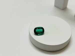 มรกตแซมเบียทรงคุชชั่น 4.3 กะรัต สีสวย ใสบริสุทธิ์ จาก Sadiya International - Product Image 2